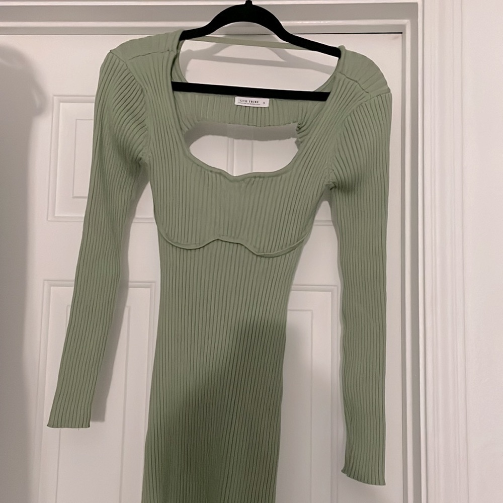 12th Tribe Dara Sage Ribbed Midi Dress - Picture 4 of 8